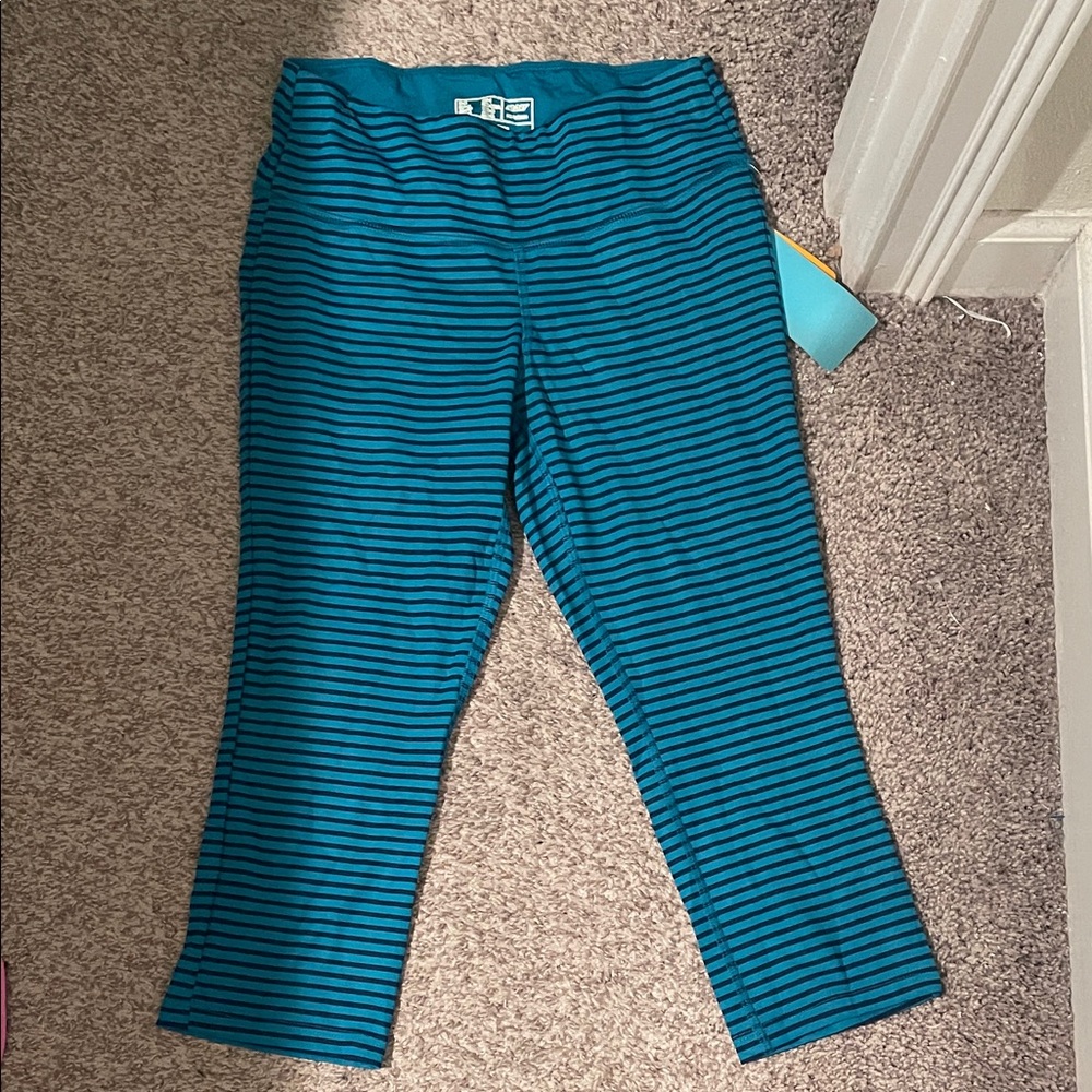 New balance blue striped workout crop pants size medium nwt